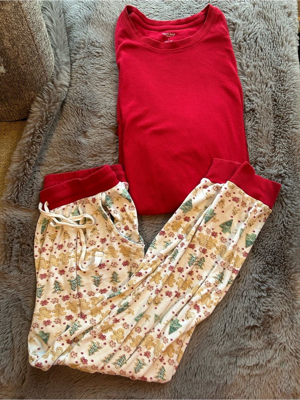 Burt's Bees Red Long Sleeve Top with Cream Holiday Print Pants